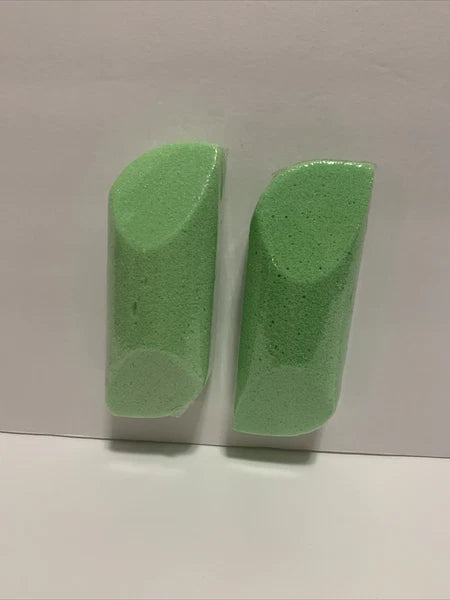 Earth Therapeutics  Pumice Sponge Ergonomic Easy Grip Exfoliates Dry Rough Skin